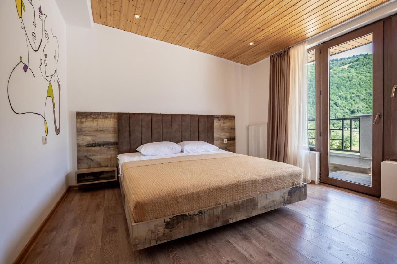 Anne'S Hotel In Mestia Luaran gambar