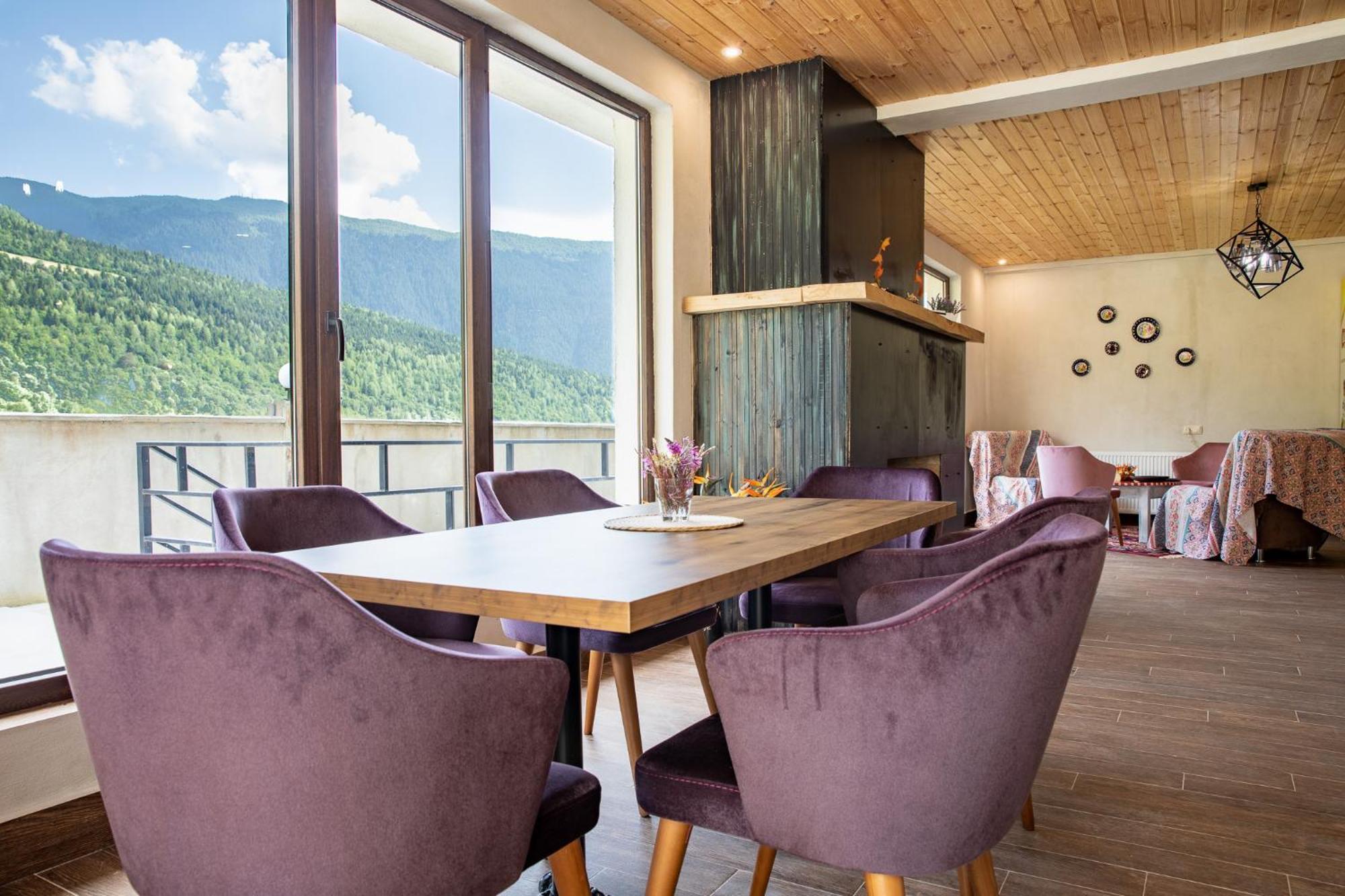 Anne'S Hotel In Mestia Luaran gambar