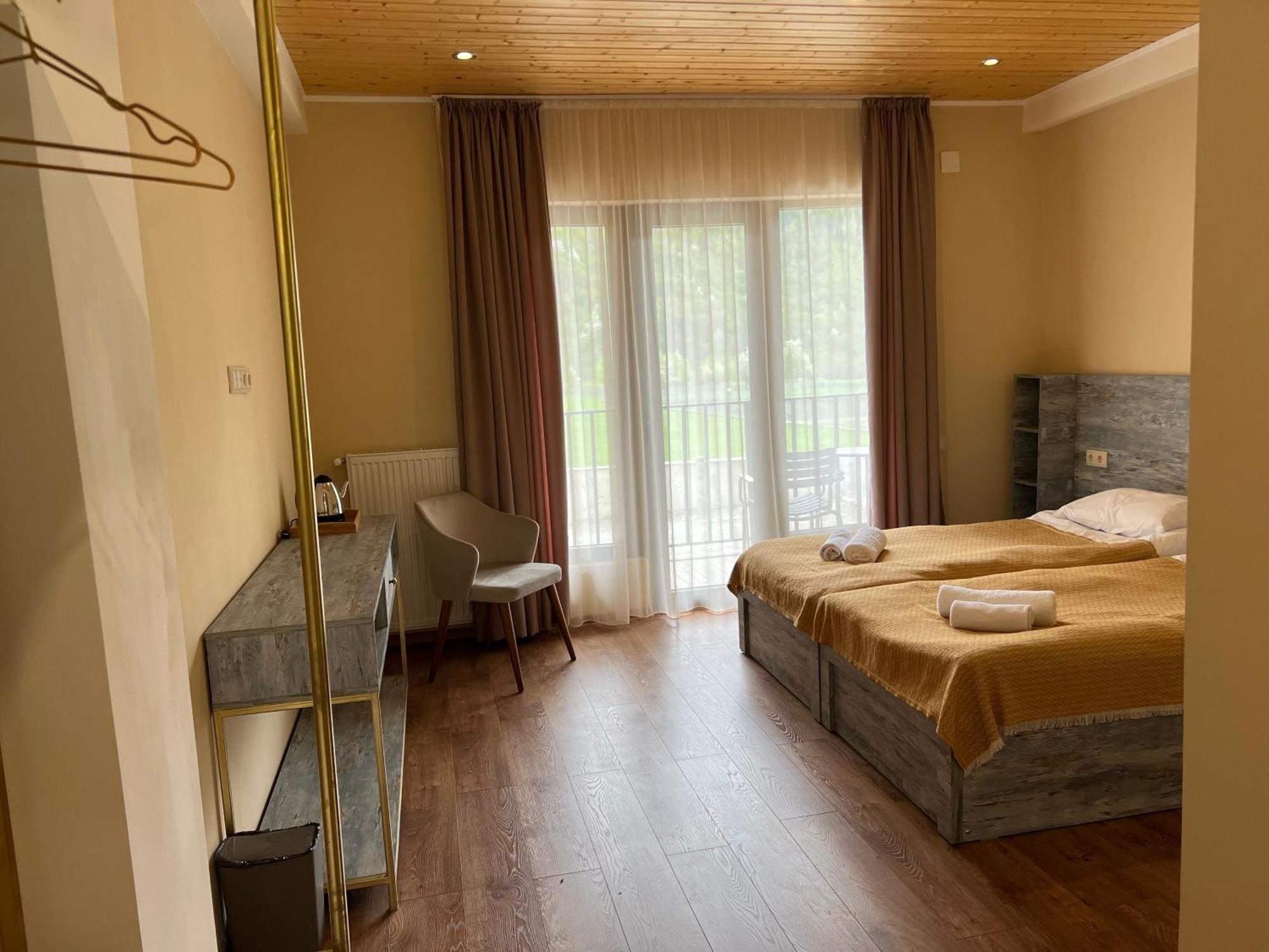 Anne'S Hotel In Mestia Luaran gambar