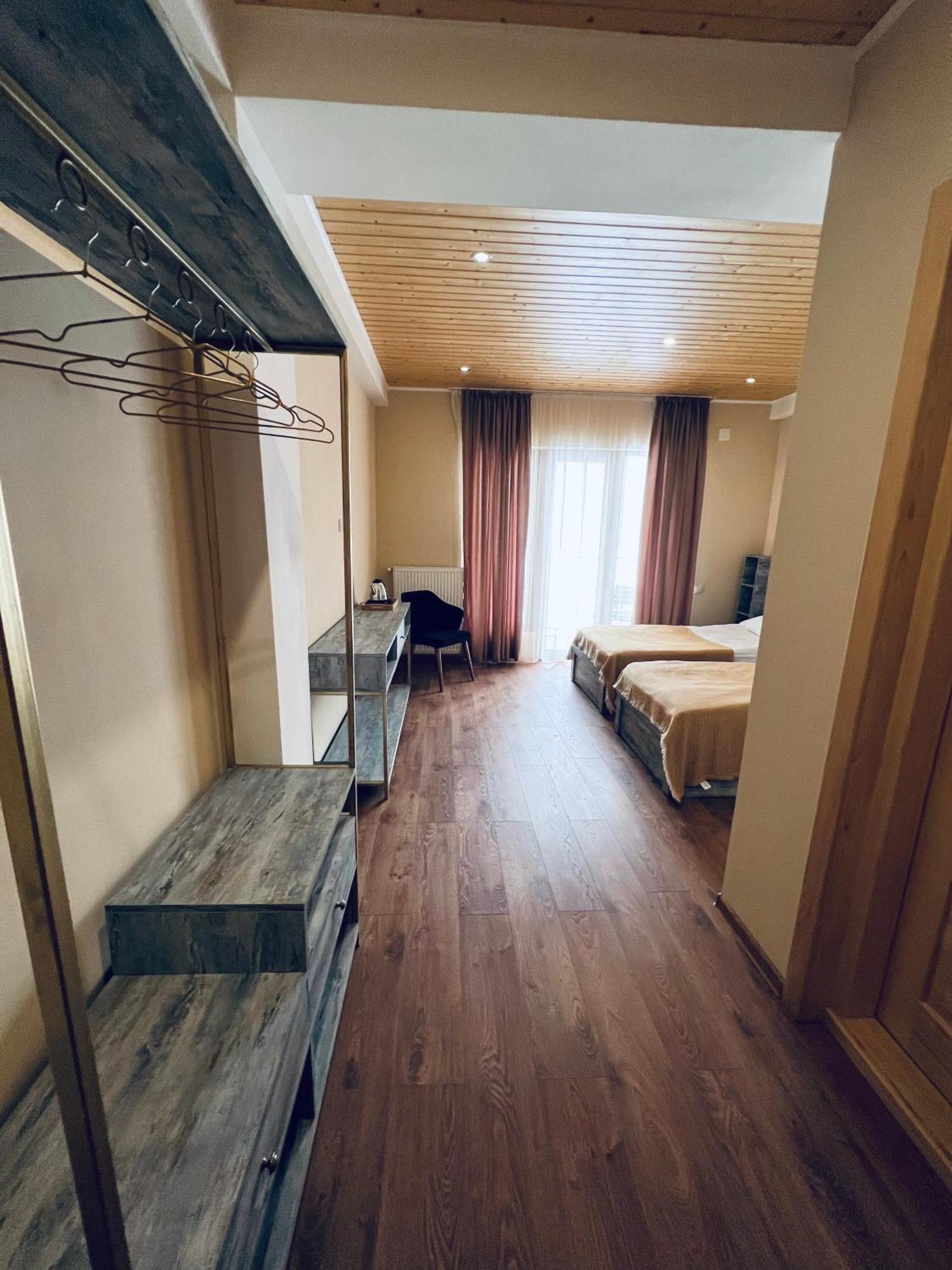 Anne'S Hotel In Mestia Luaran gambar
