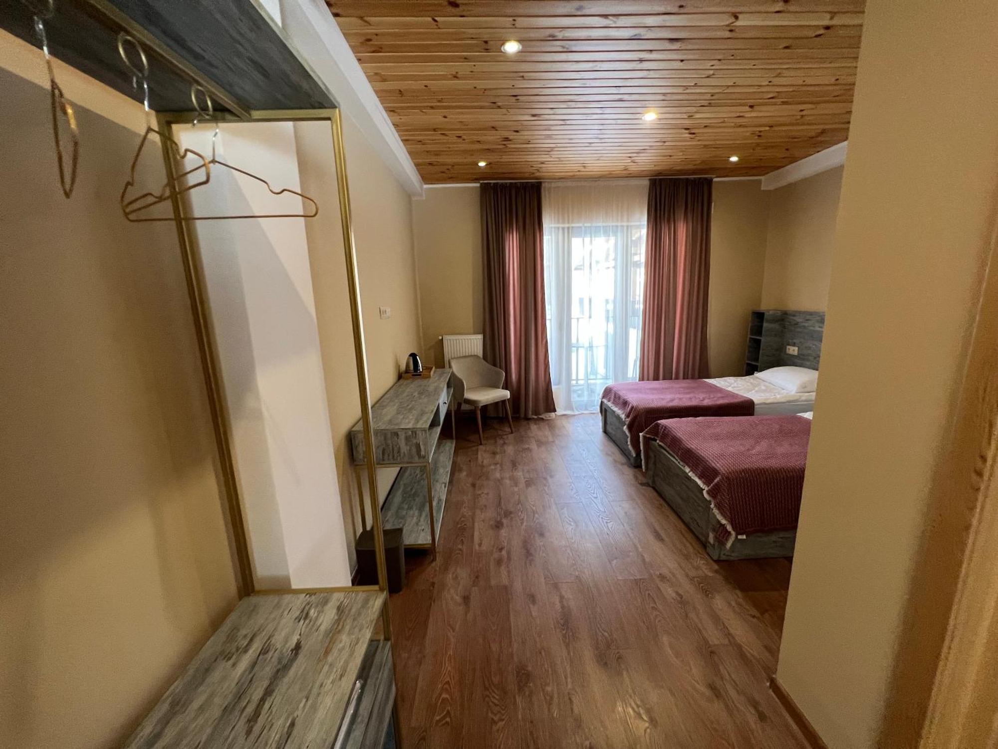 Anne'S Hotel In Mestia Luaran gambar