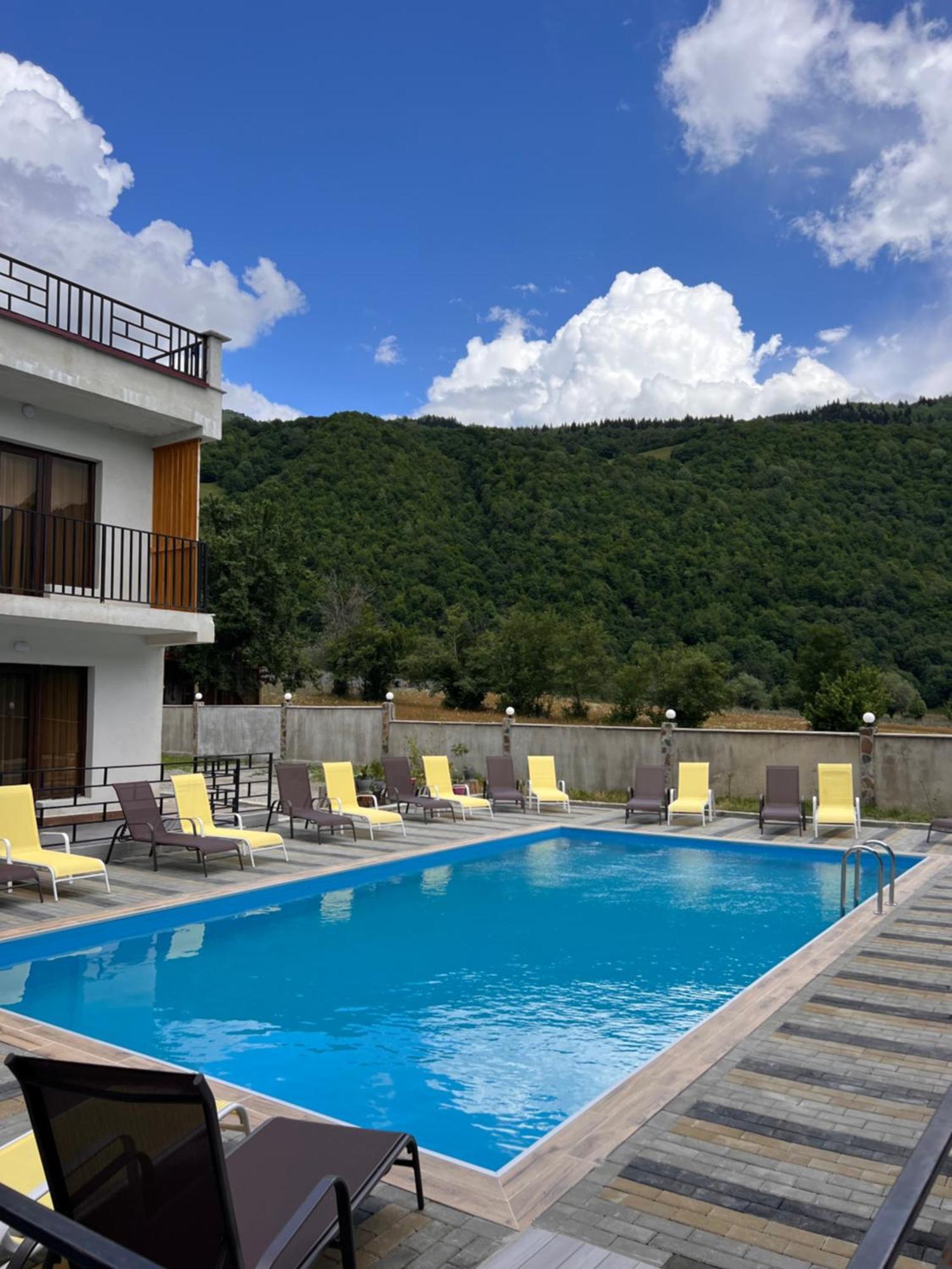 Anne'S Hotel In Mestia Luaran gambar
