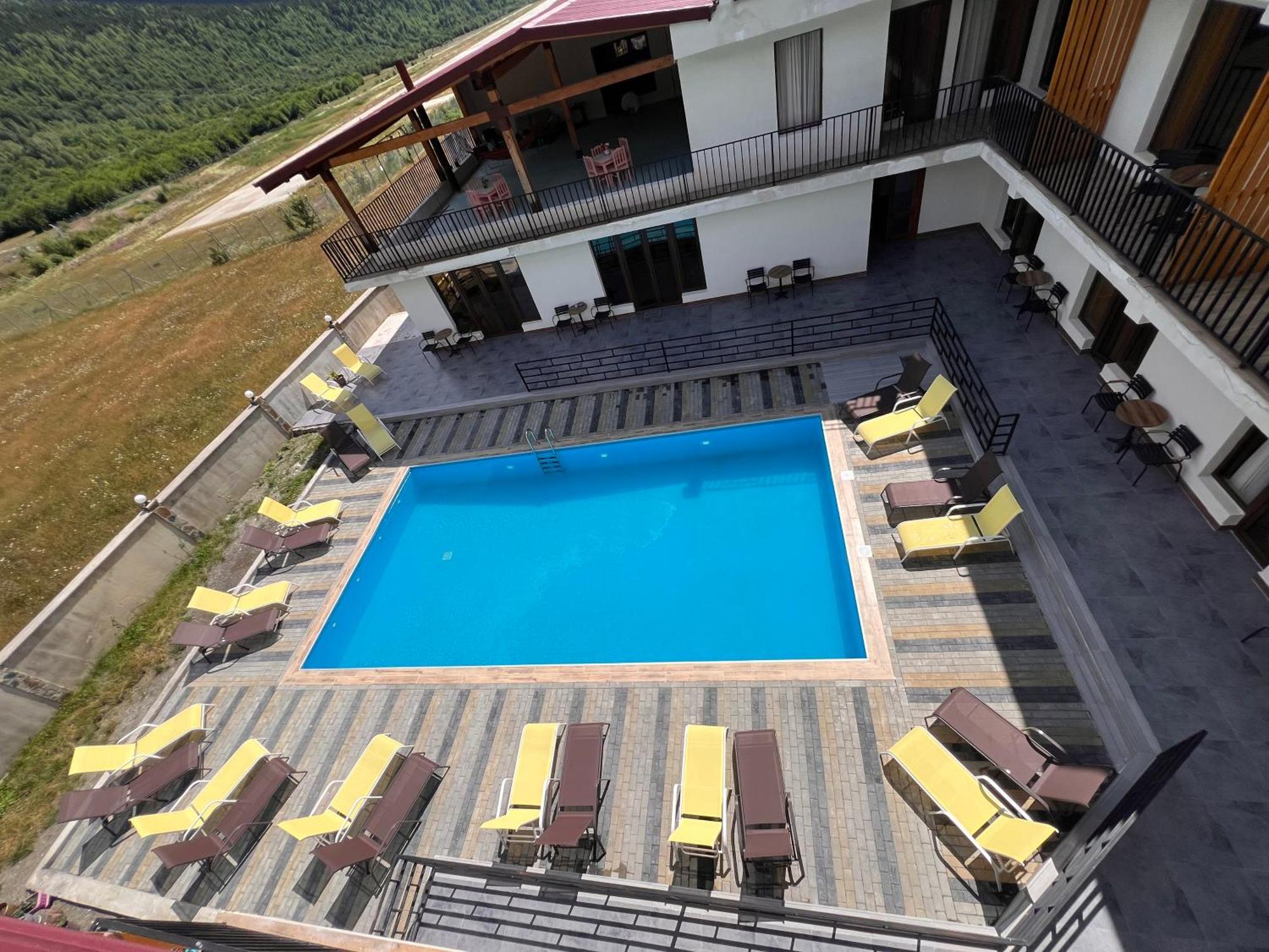 Anne'S Hotel In Mestia Luaran gambar
