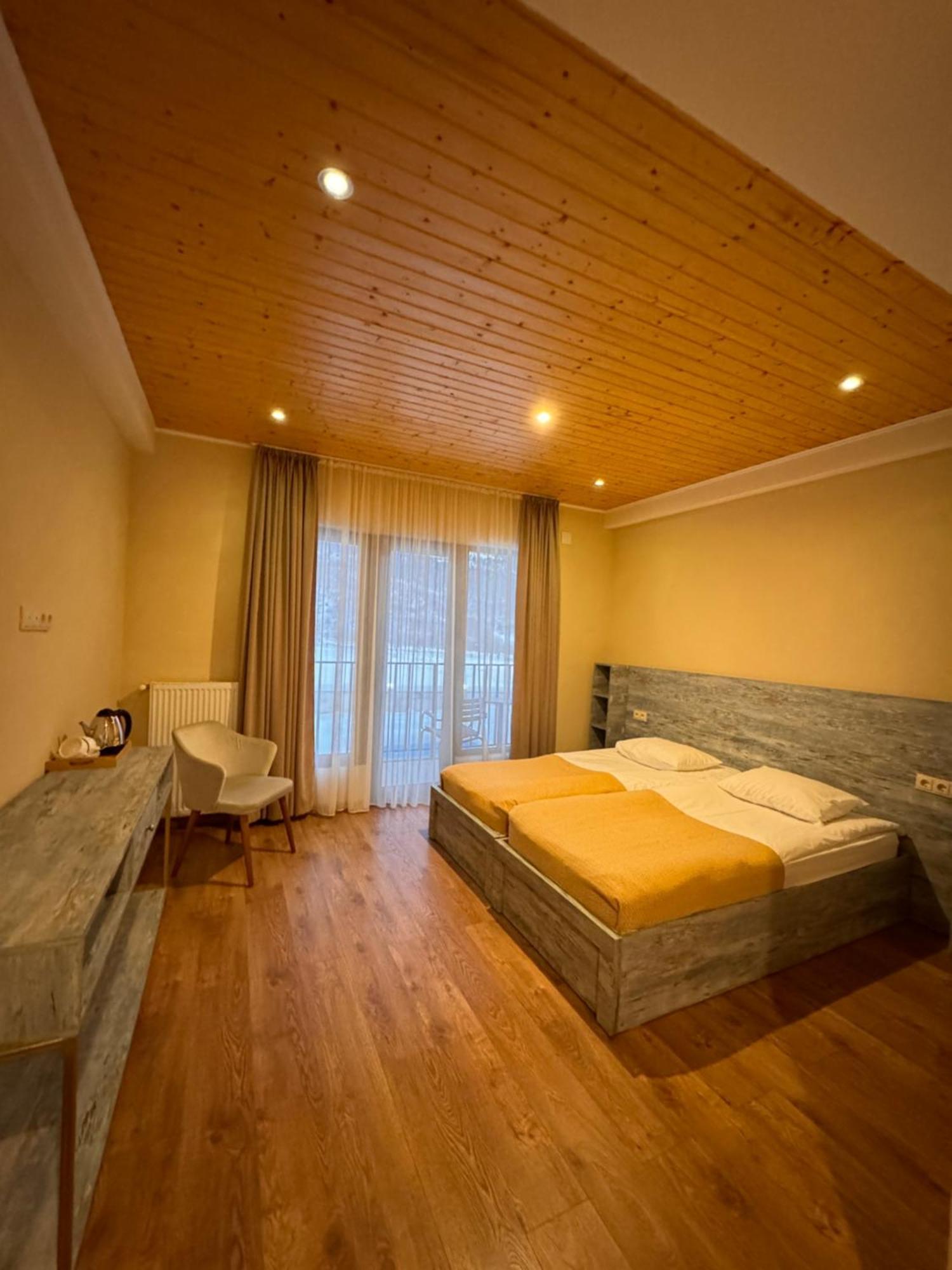 Anne'S Hotel In Mestia Luaran gambar